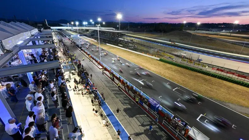 Dunlop CIV 2026. Luci accese a Misano per la Racing Night: chi dominer&agrave; la notte pi&ugrave; folle del Campionato?