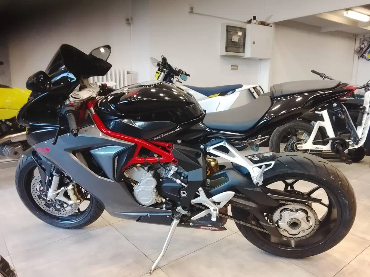 MV Agusta F3 675 EAS ABS (2011 - 17) (2)