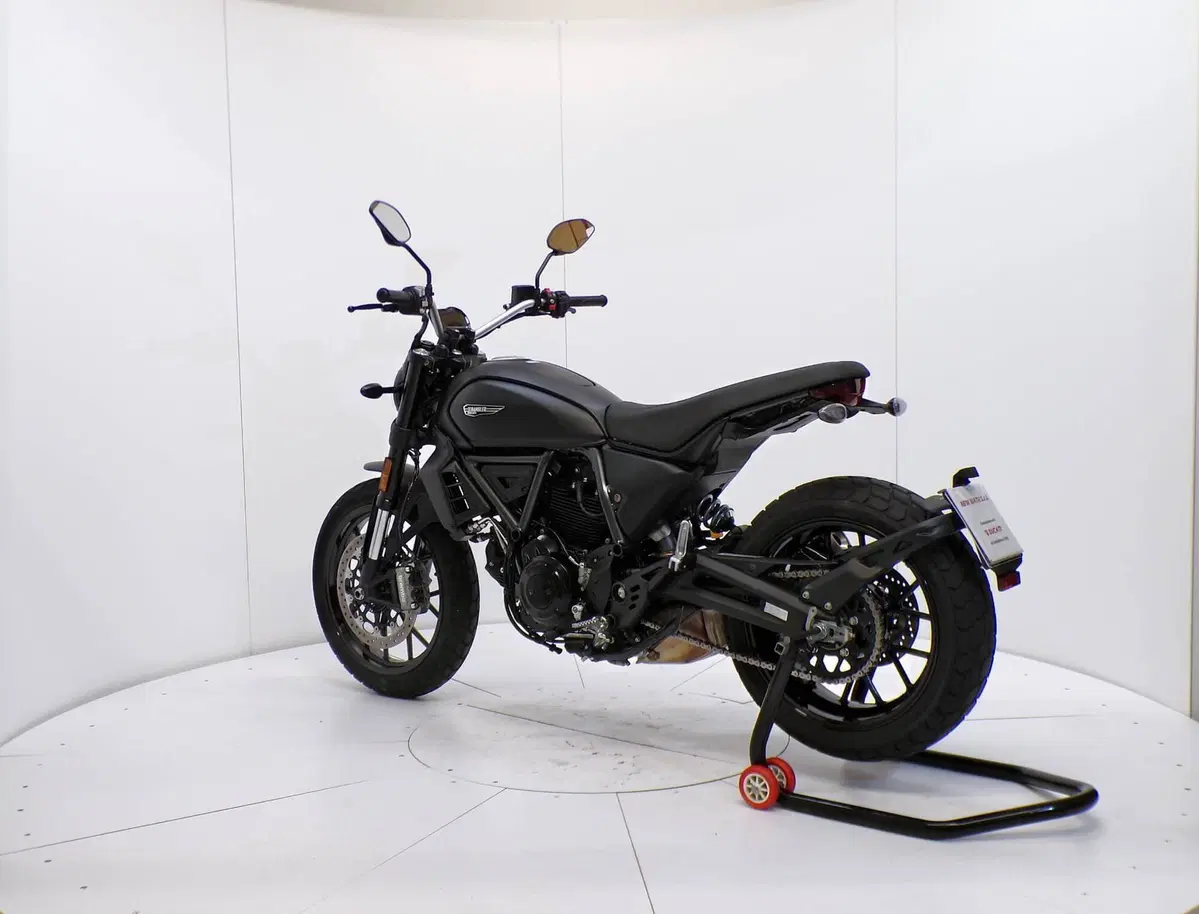 Ducati Scrambler 800 Icon Dark (2025 - 26) (5)