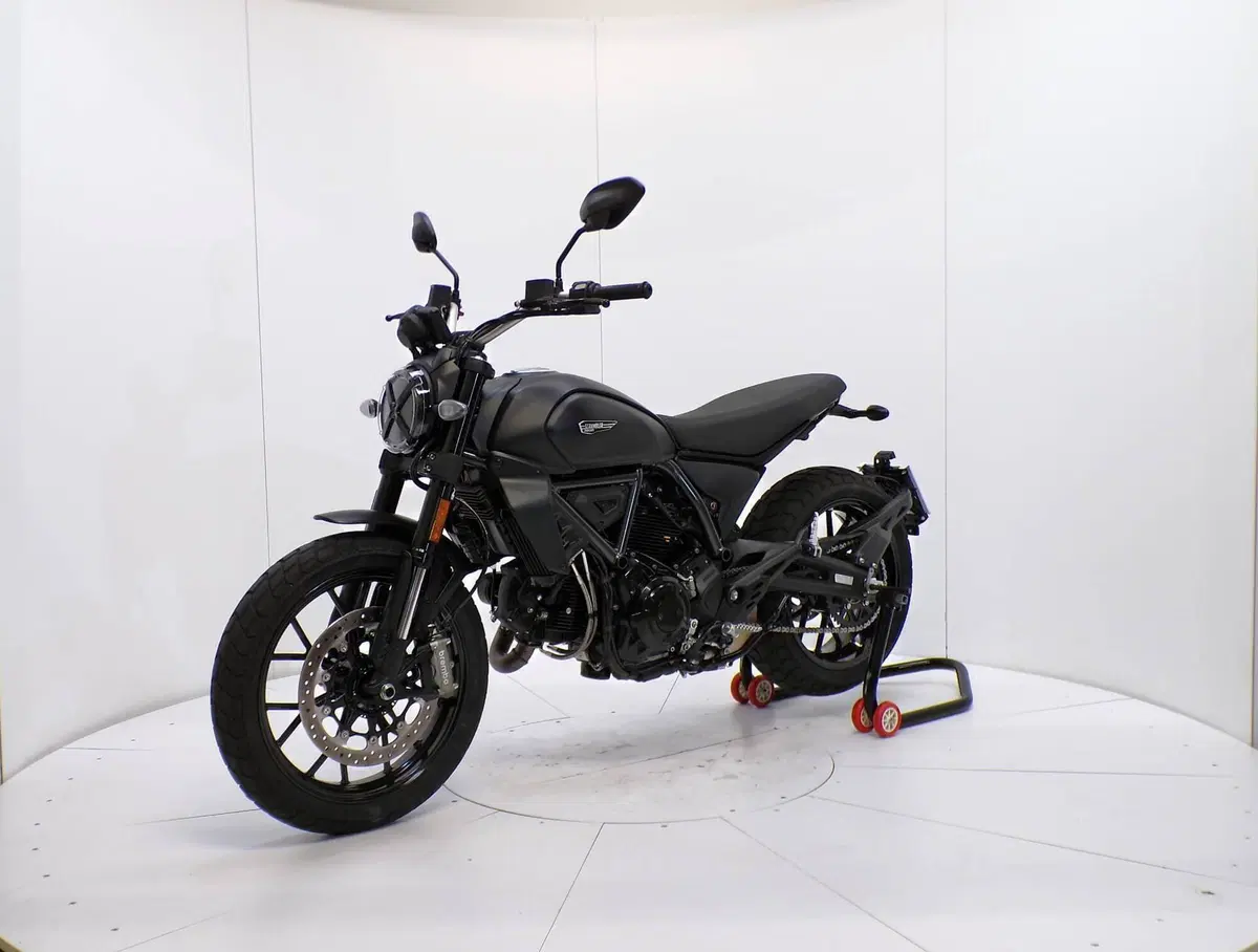 Ducati Scrambler 800 Icon Dark (2025 - 26) (3)