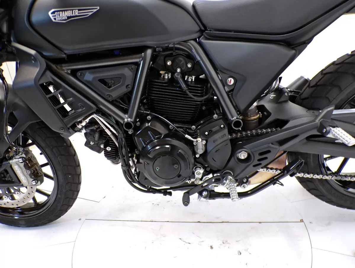 Ducati Scrambler 800 Icon Dark (2025 - 26) (7)