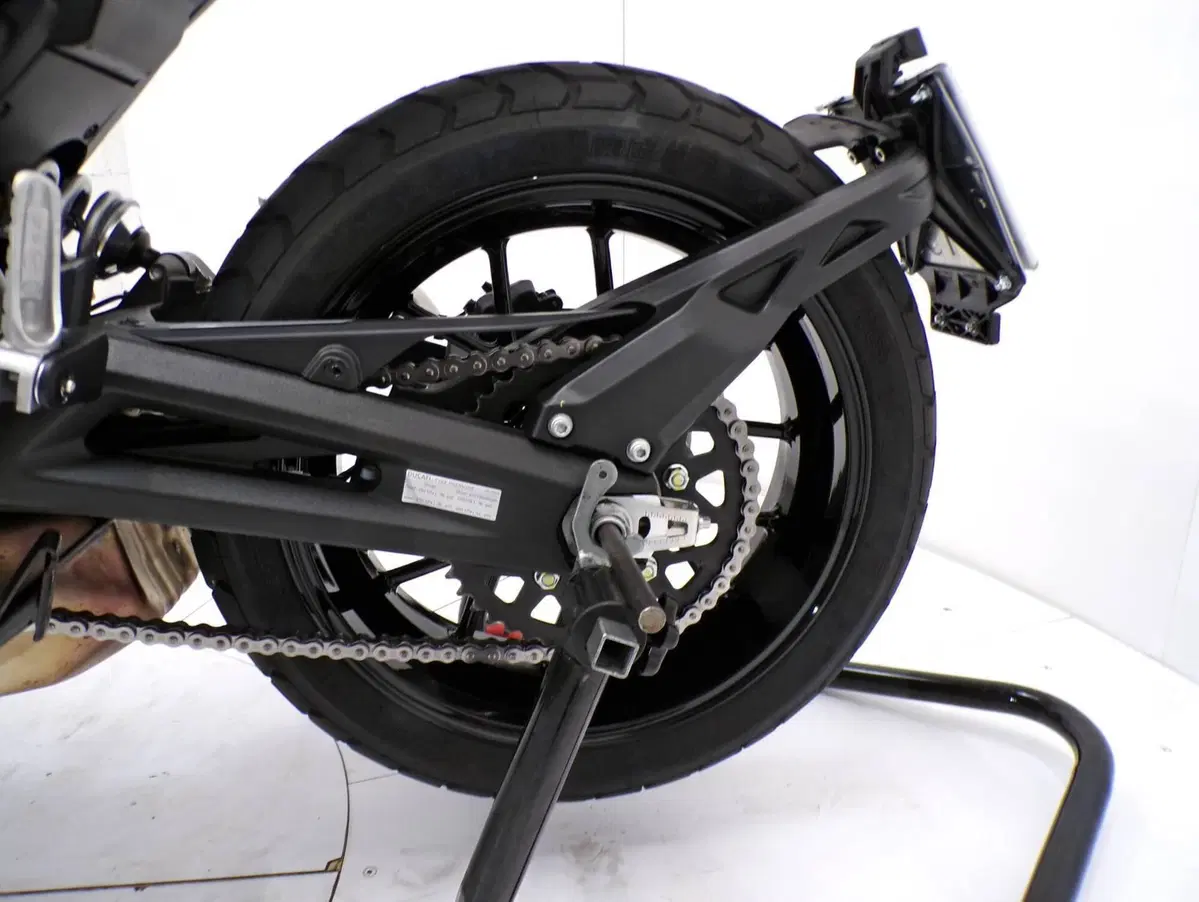 Ducati Scrambler 800 Icon Dark (2025 - 26) (11)