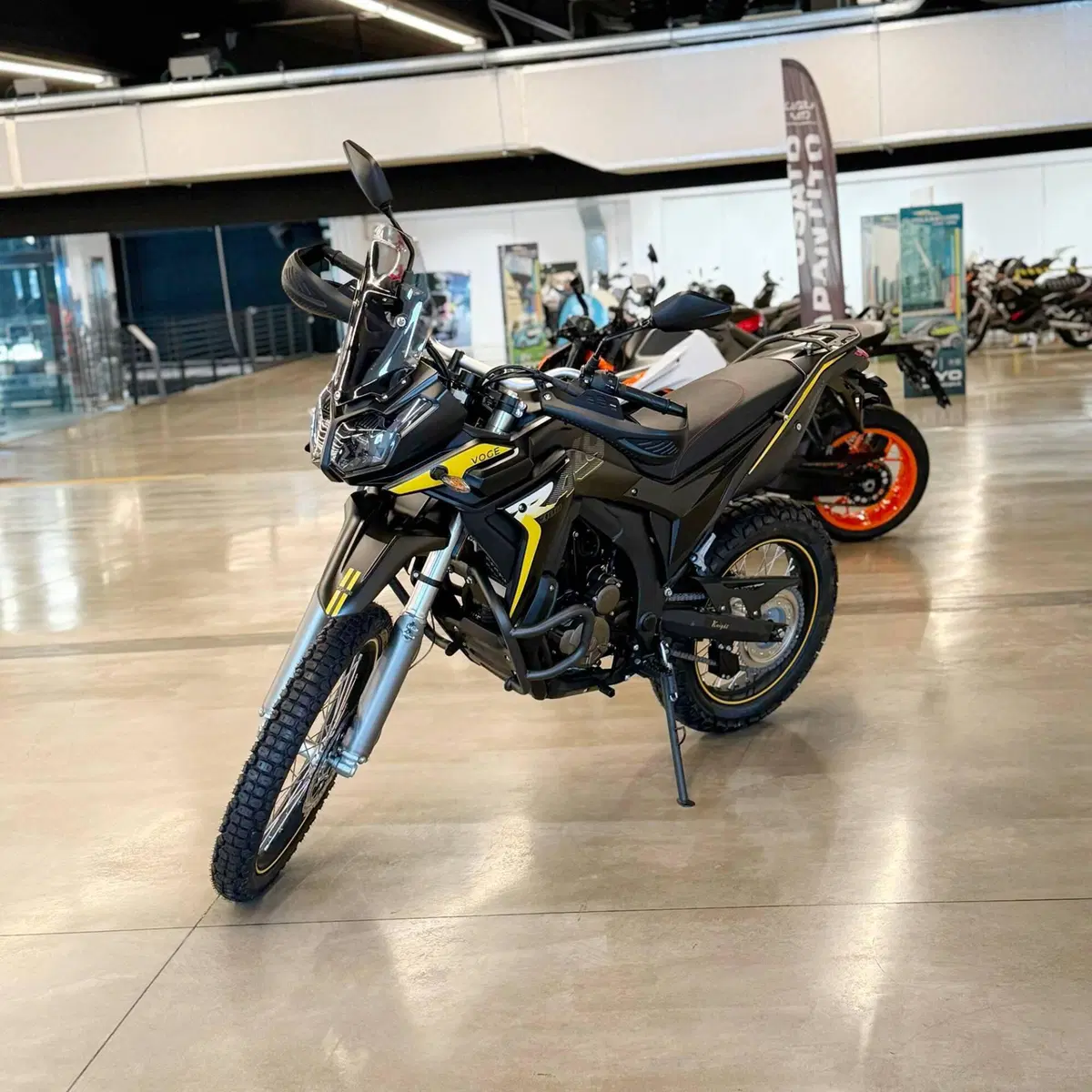 Voge 300 GY Rally (2022) (3)
