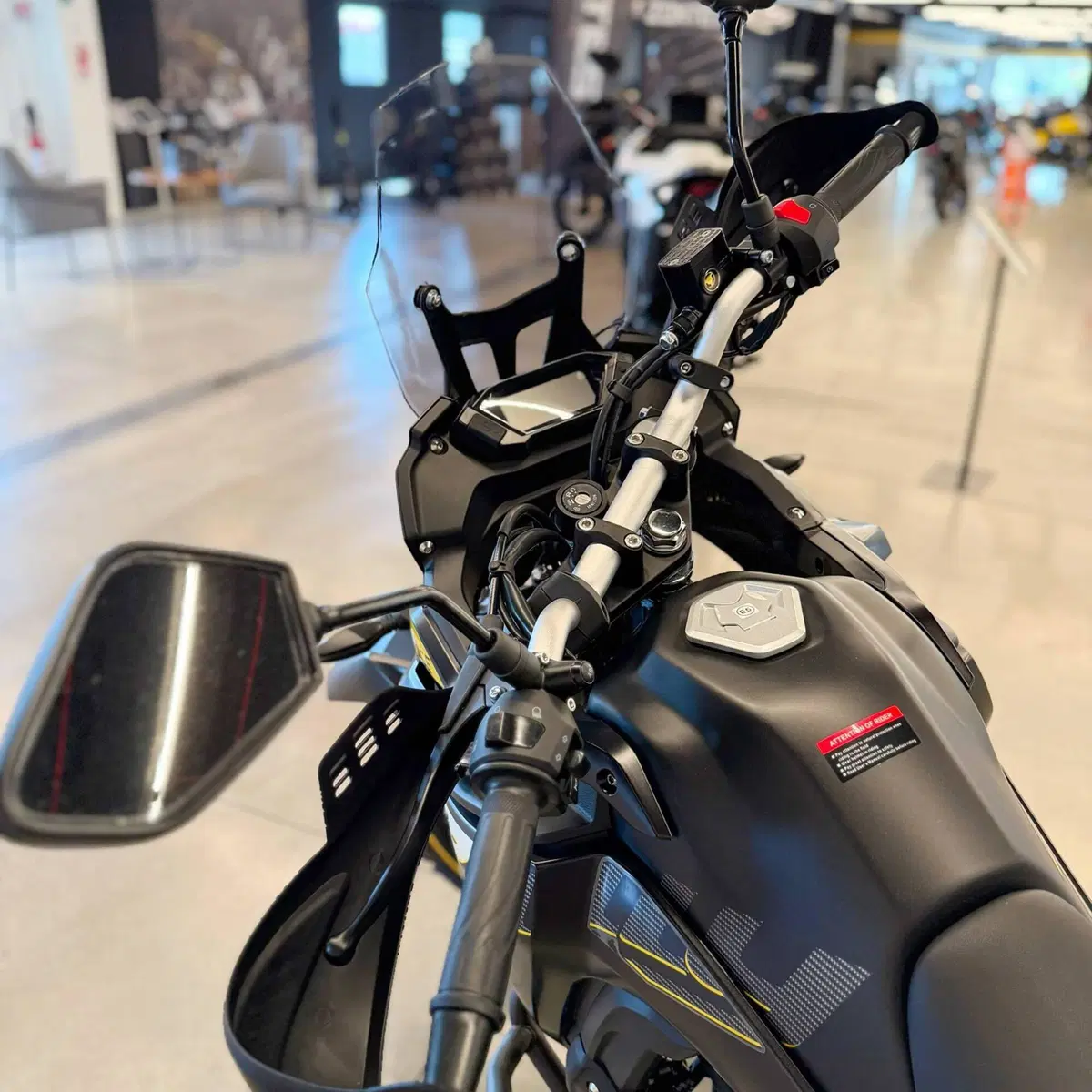 Voge 300 GY Rally (2022) (6)