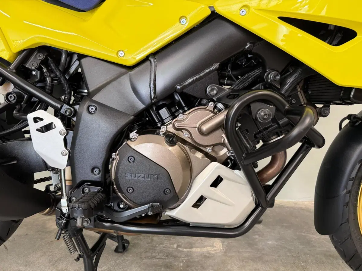 Suzuki V-Strom 1050XT (2020 - 23) (6)