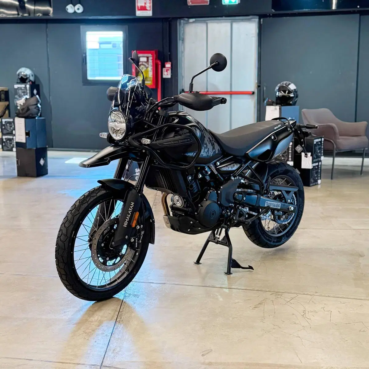 Royal Enfield Himalayan 450 Mana Black (2026) (3)