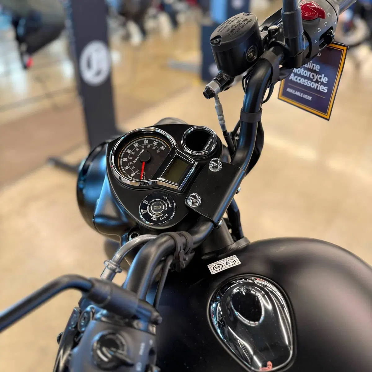 Royal Enfield Classic 350 (2021 - 26) (6)