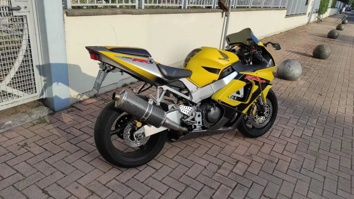 Honda CBR 1000 F (1999 - 00) (3)