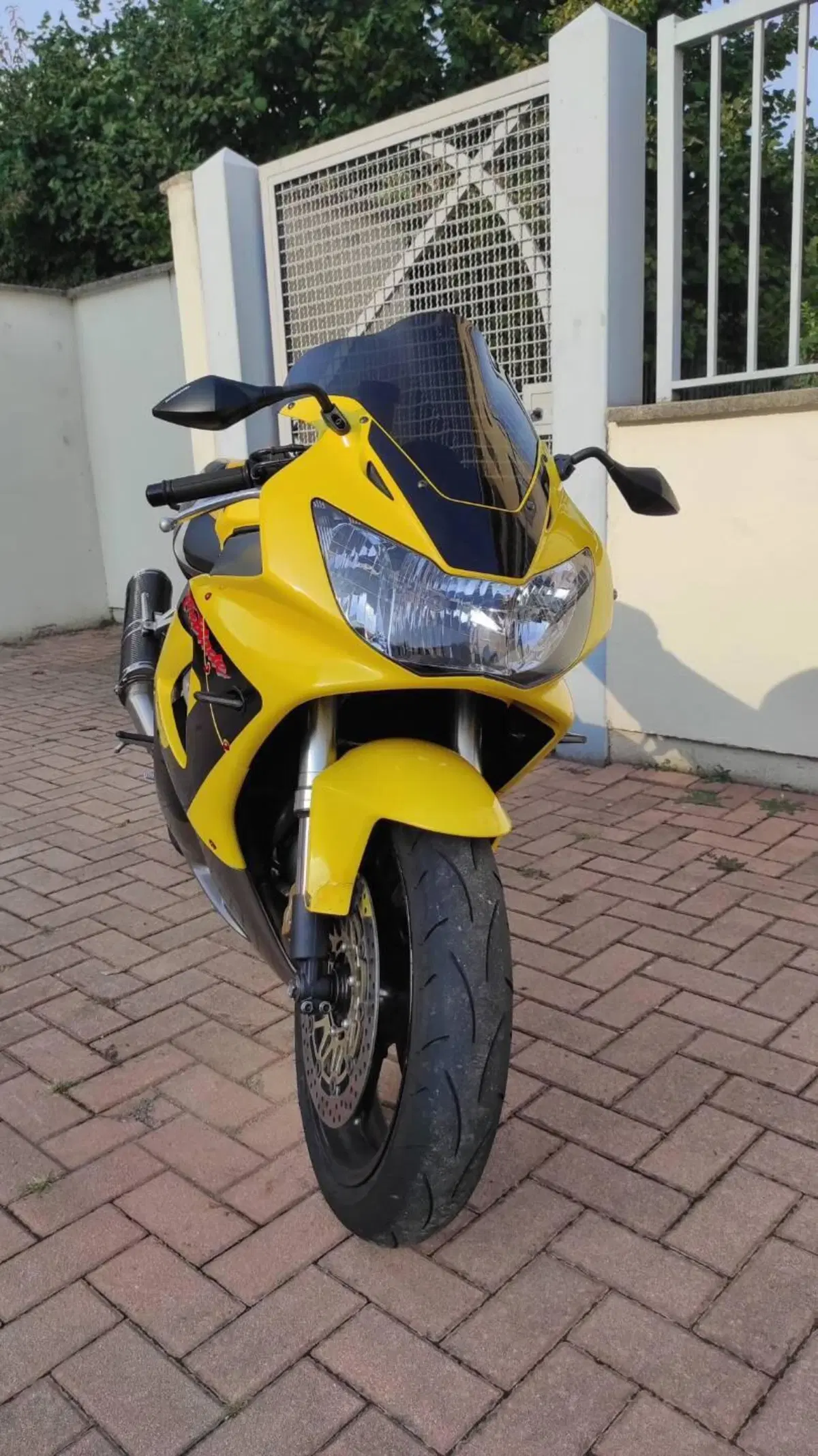 Honda CBR 1000 F (1999 - 00) (4)