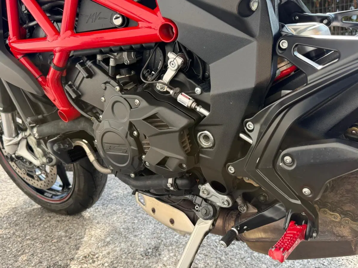 MV Agusta Brutale 800 EAS ABS (2016 - 19) (3)