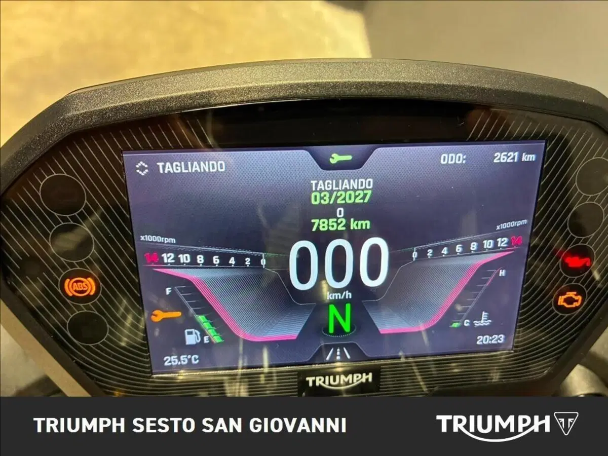 Triumph Street Triple 765 RX (2026) (7)