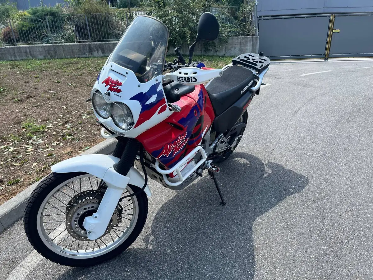 Honda Africa Twin XRV 750 (1996 - 02) (2)
