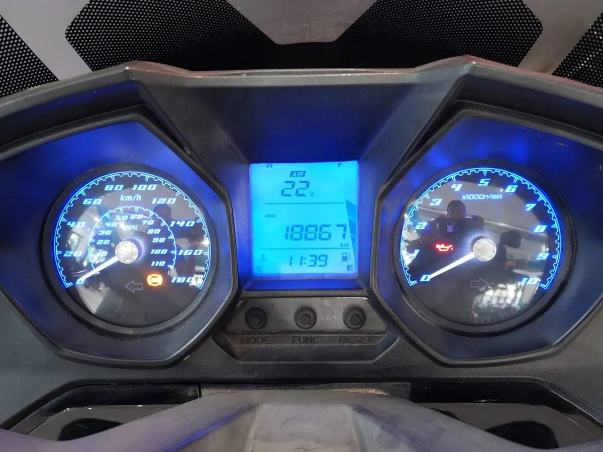 Kymco Downtown 350i ABS (2016 - 20) (8)