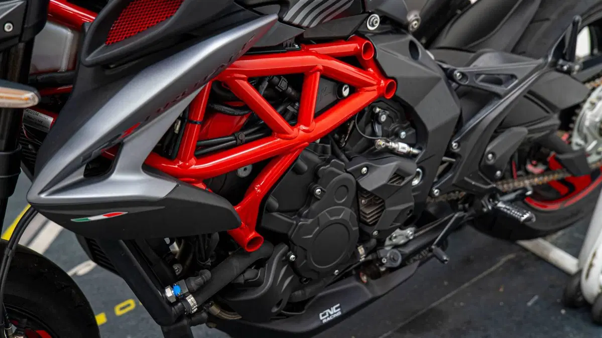MV Agusta Brutale 800 EAS ABS (2016 - 19) (13)