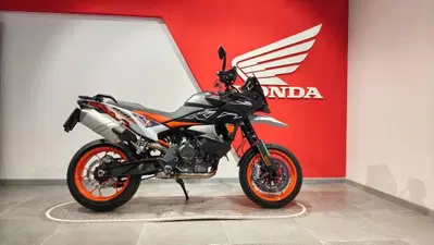 KTM 890 SMT (2026) usata
