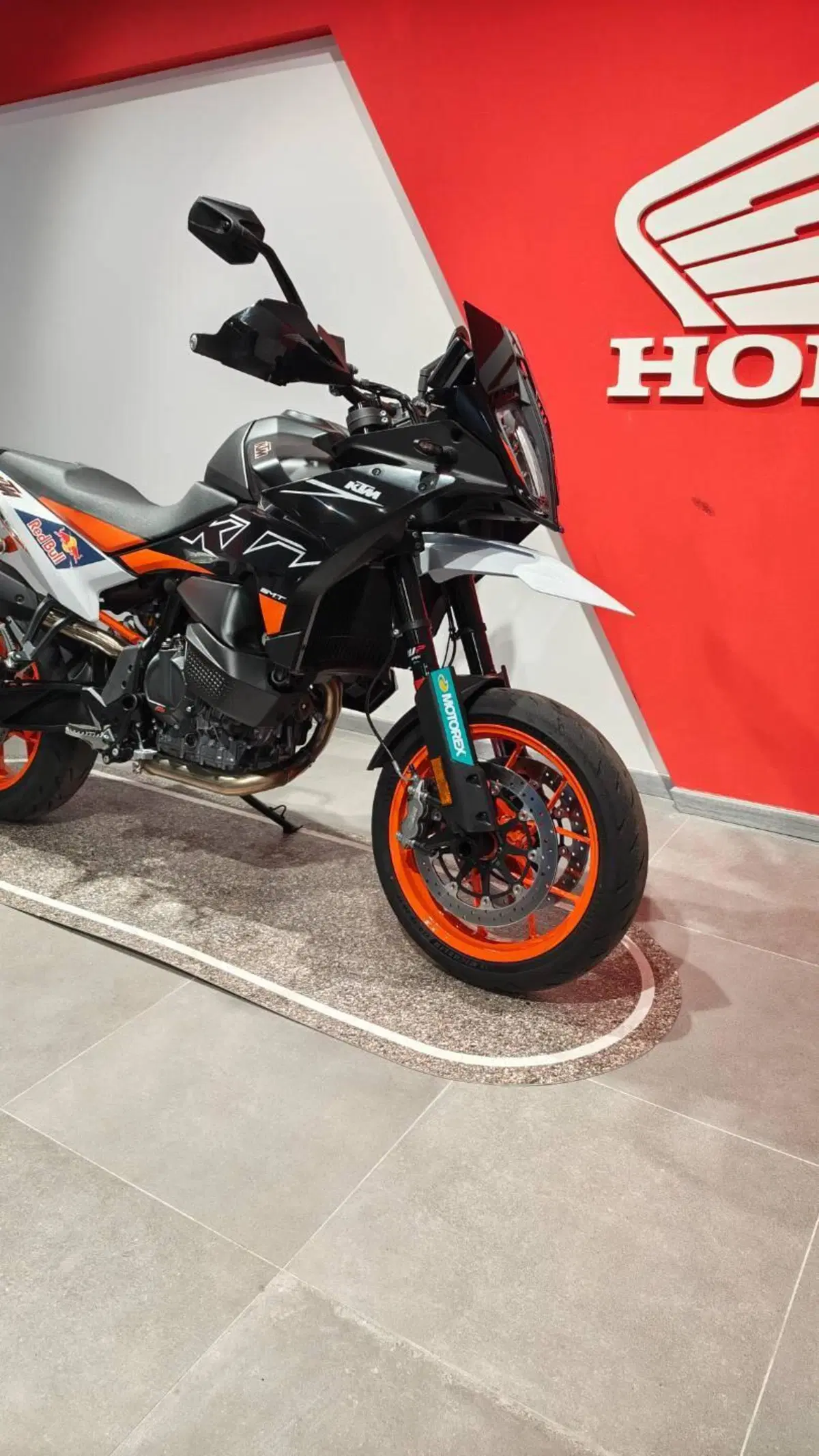KTM 890 SMT (2026) (2)