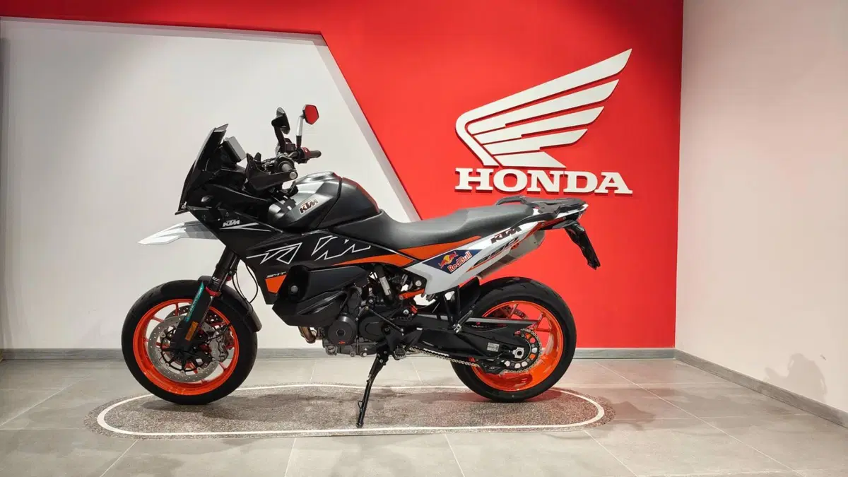 KTM 890 SMT (2026) (3)