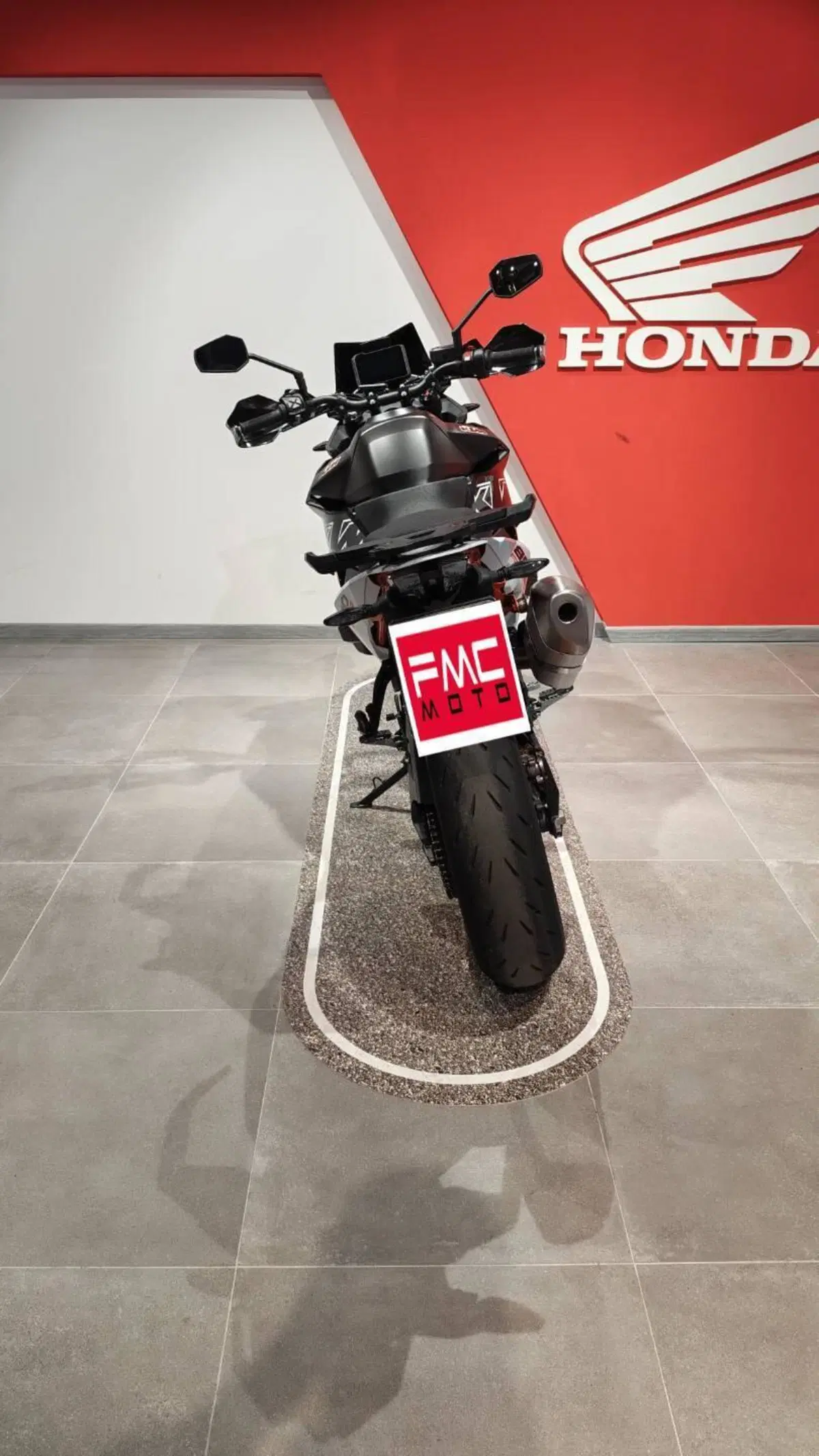 KTM 890 SMT (2026) (5)