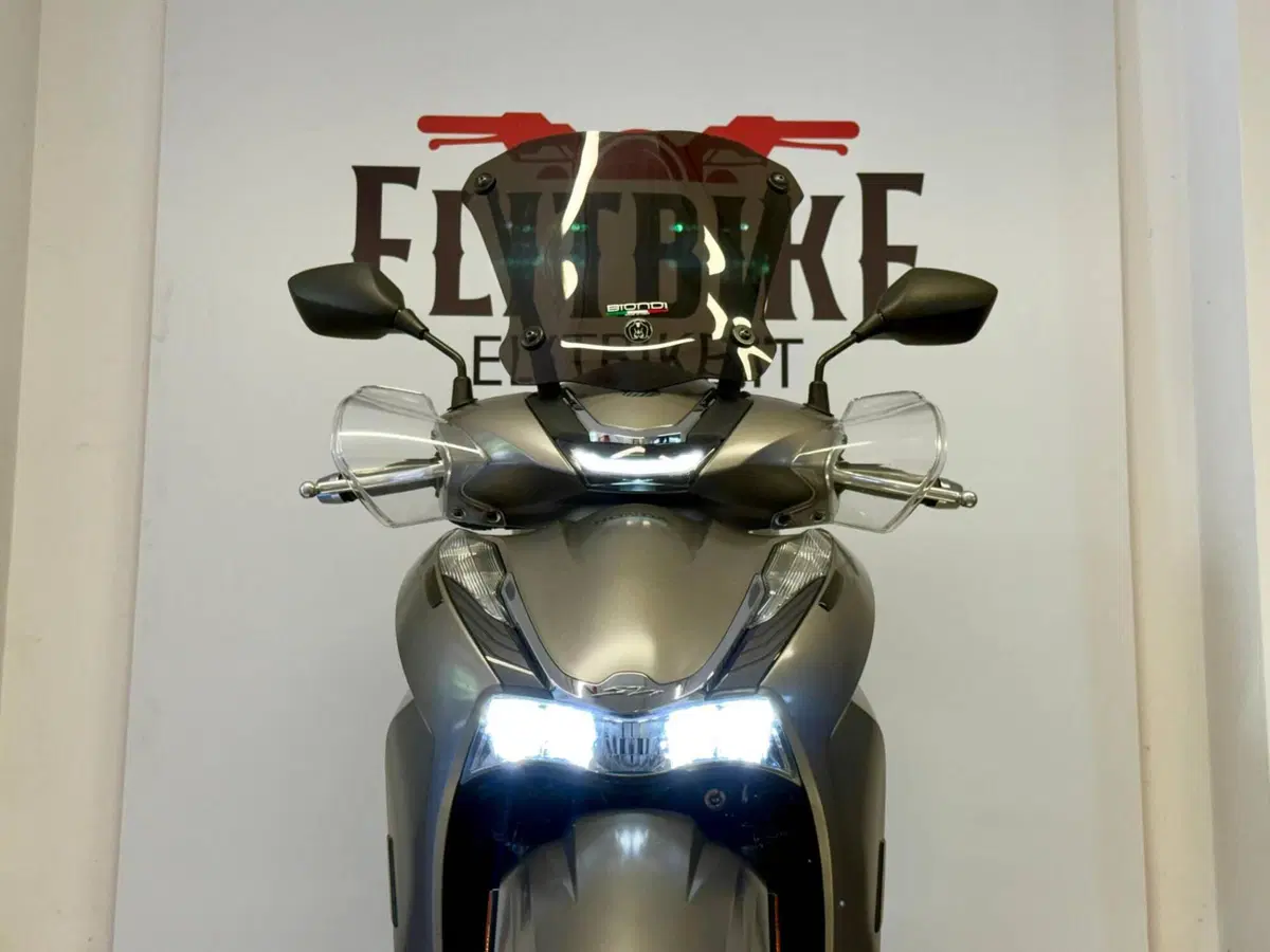 Honda SH 350 (2021 - 24) (9)