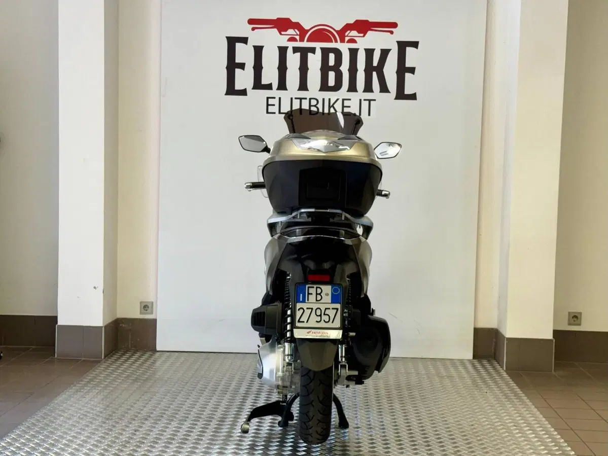 Honda SH 350 (2021 - 24) (7)