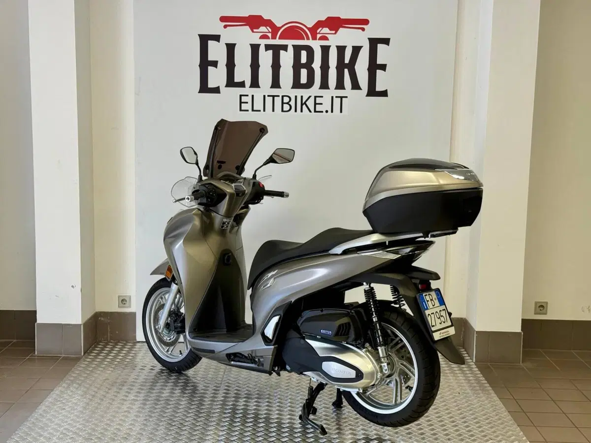 Honda SH 350 (2021 - 24) (8)