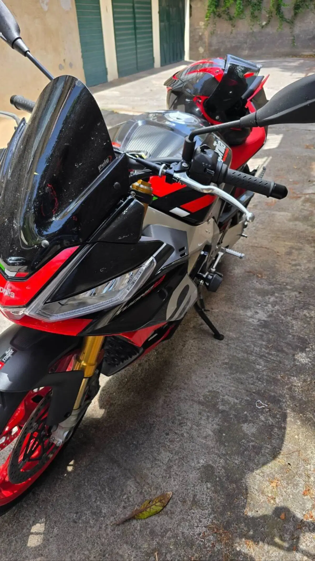 Aprilia Tuono V4 Factory (2021 - 24) (4)
