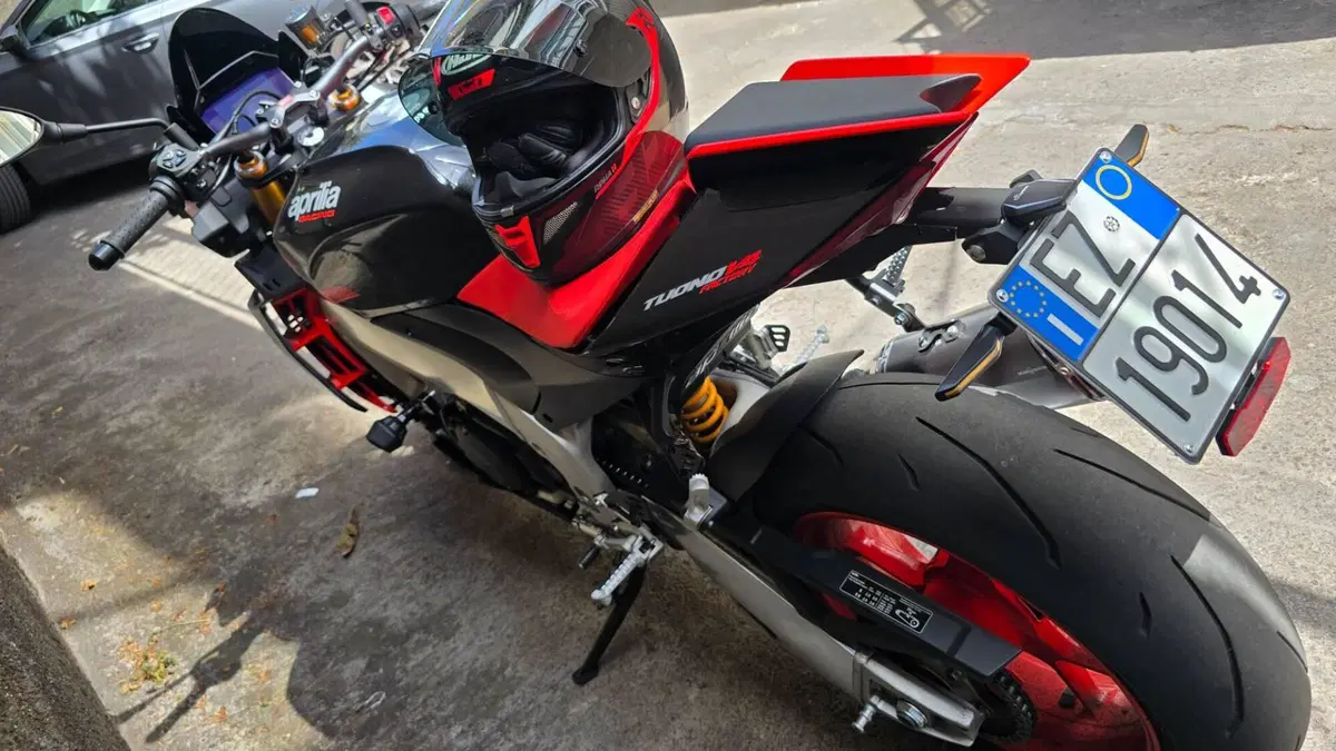 Aprilia Tuono V4 Factory (2021 - 24) (6)