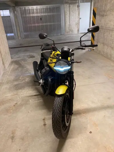 Moto Guzzi V7 Stone (2021 - 24) usata
