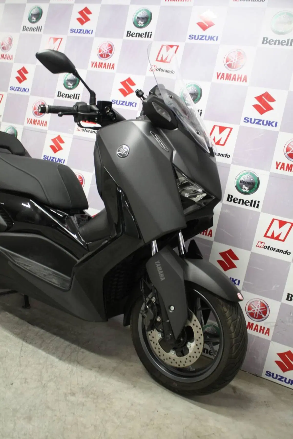Yamaha X-Max 300 Tech Max (2025 - 26) (3)