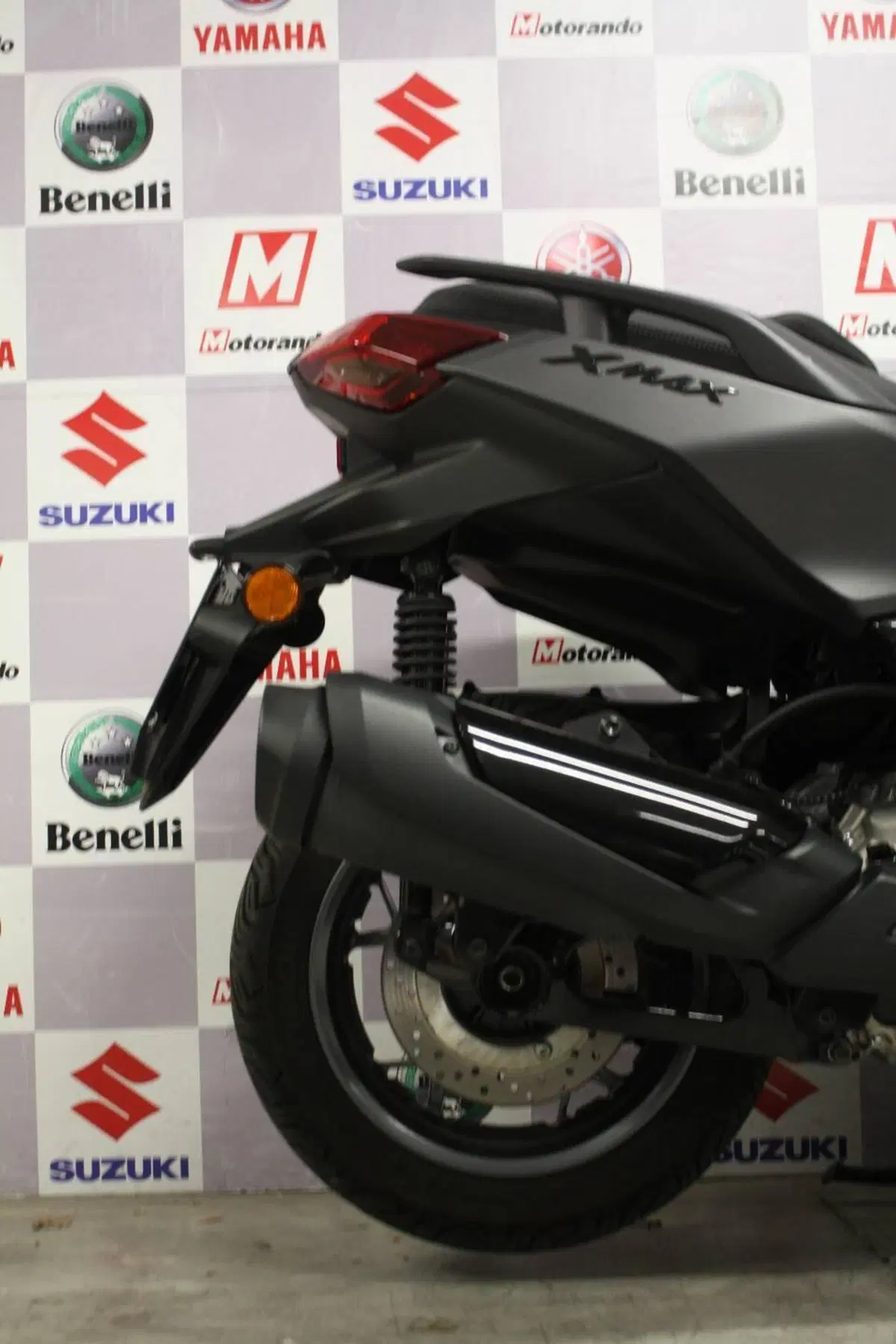 Yamaha X-Max 300 Tech Max (2025 - 26) (4)
