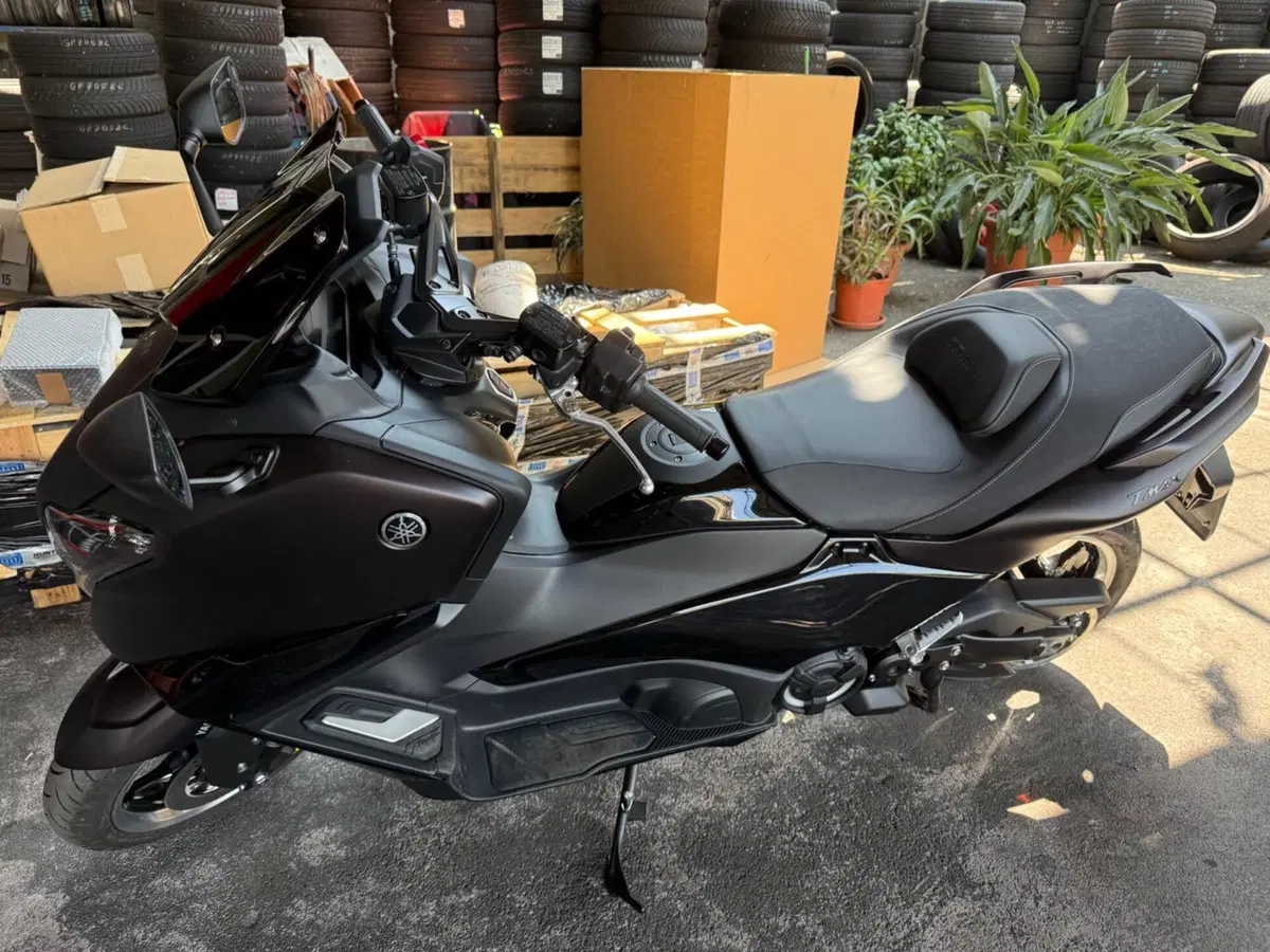 Yamaha T-Max 560 Tech Max (2025 - 26) (3)