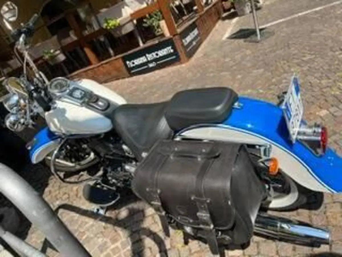 Harley-Davidson 1584 Springer Classic (2006 - 07) - FLSTSC (3)