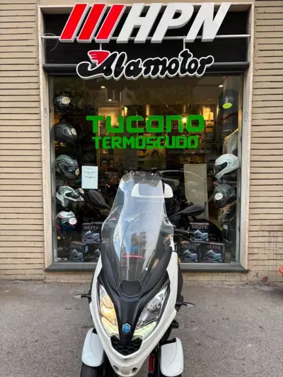 Piaggio Mp3 300 Hpe (2019 - 20) usata