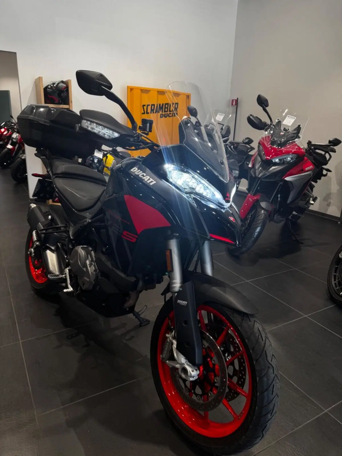 Ducati Multistrada V2 S (2022 - 24) (14)