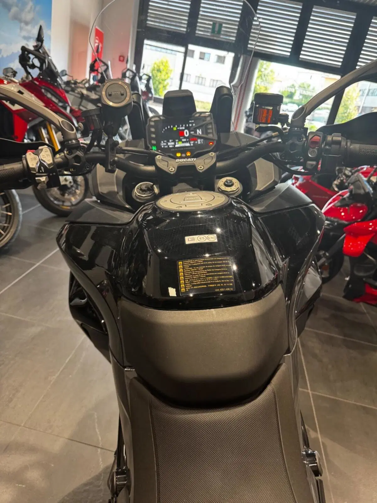 Ducati Multistrada V2 S (2022 - 24) (12)