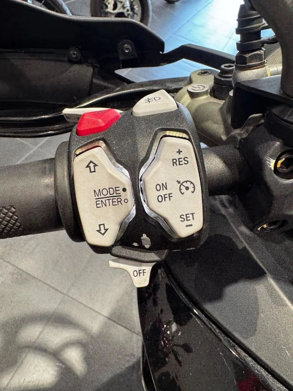 Ducati Multistrada V2 S (2022 - 24) (18)