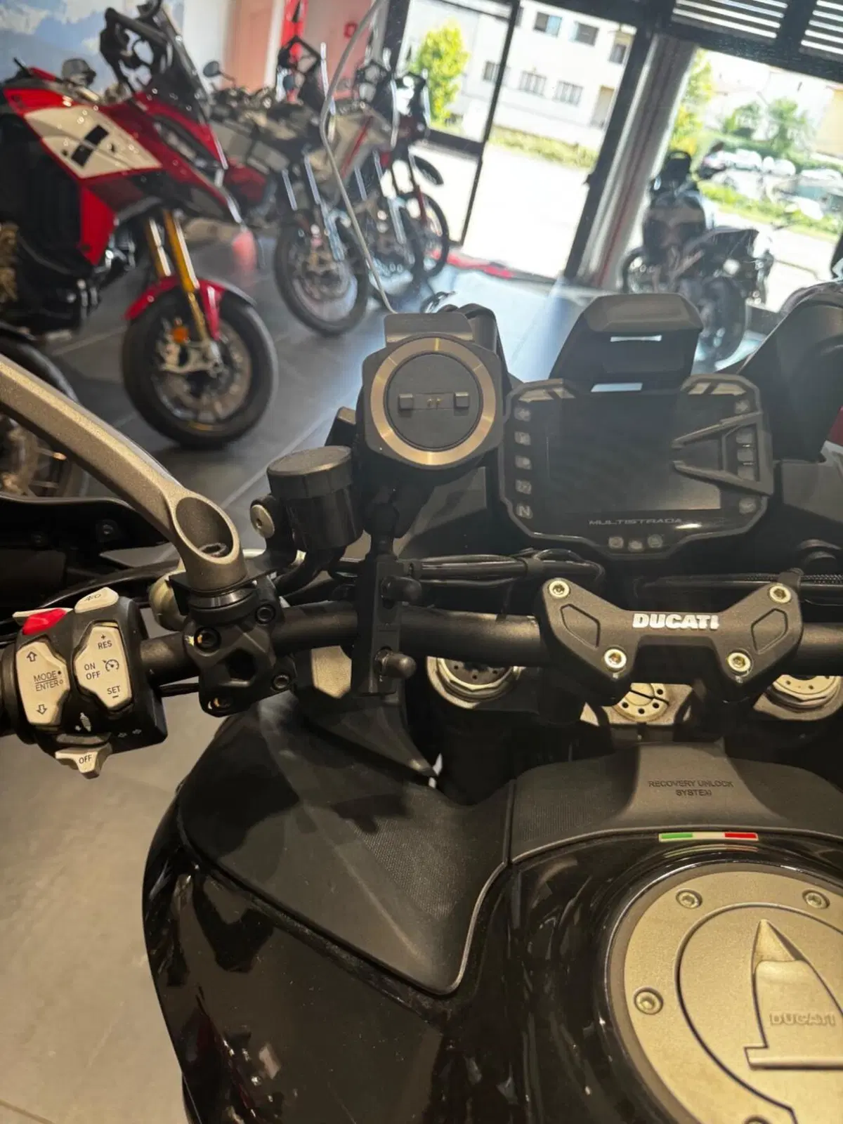 Ducati Multistrada V2 S (2022 - 24) (20)