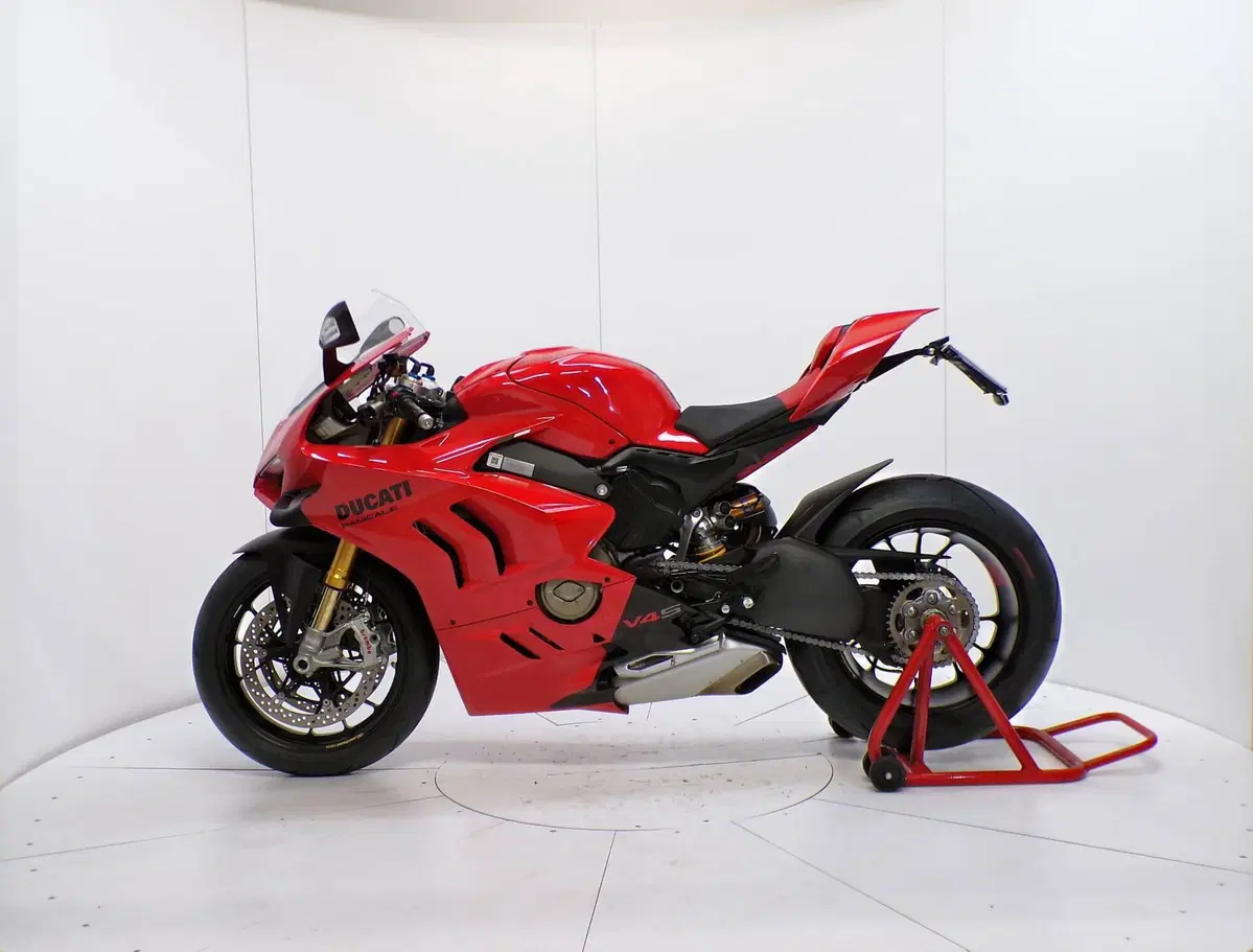 Ducati Panigale V4 S (2022 - 24) (4)