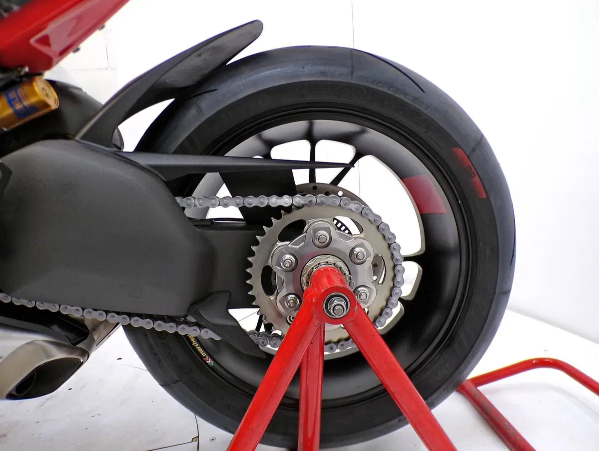 Ducati Panigale V4 S (2022 - 24) (11)