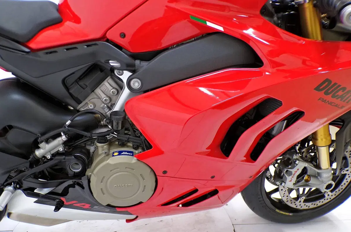Ducati Panigale V4 S (2022 - 24) (8)