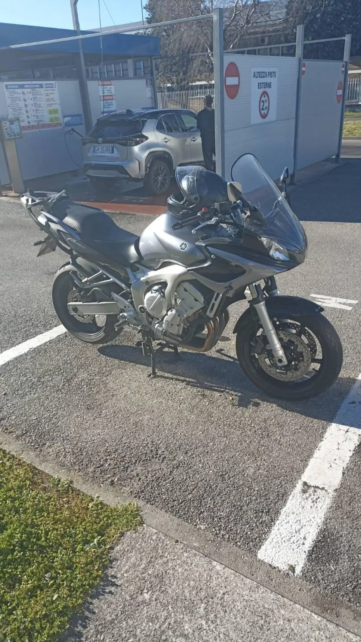 Yamaha FZ6 Fazer (2004 - 07) (4)