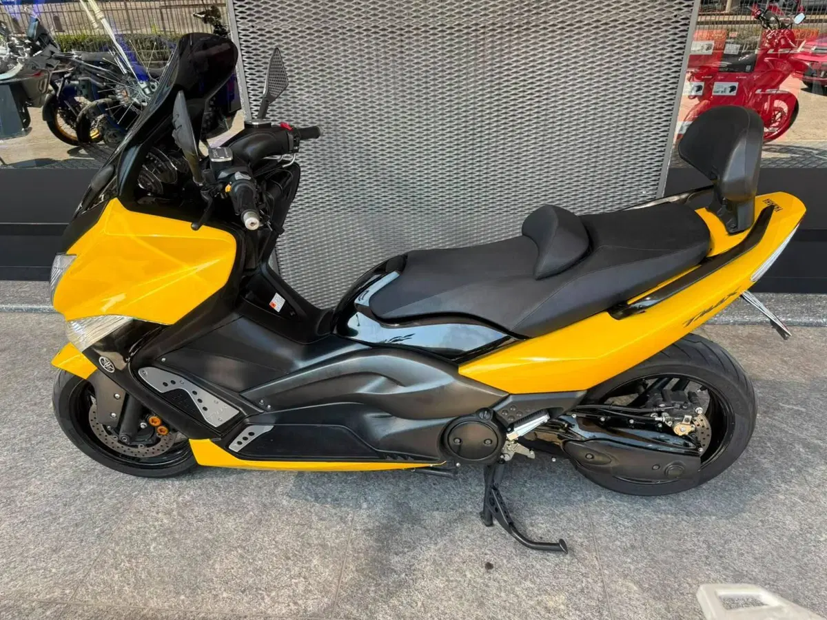 Yamaha T-Max 500 (2008 - 12) (2)