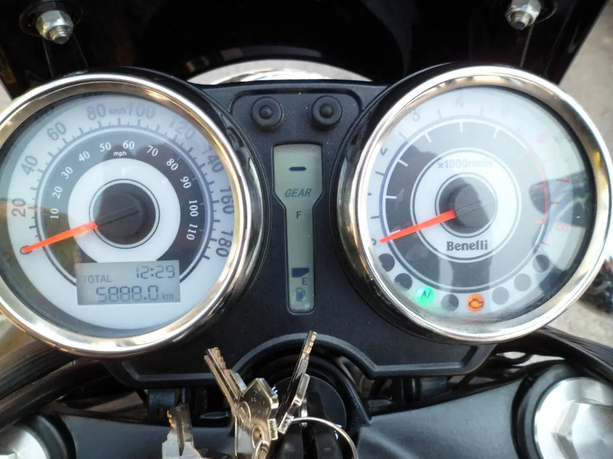 Benelli Imperiale 400 (2021 - 25) (8)