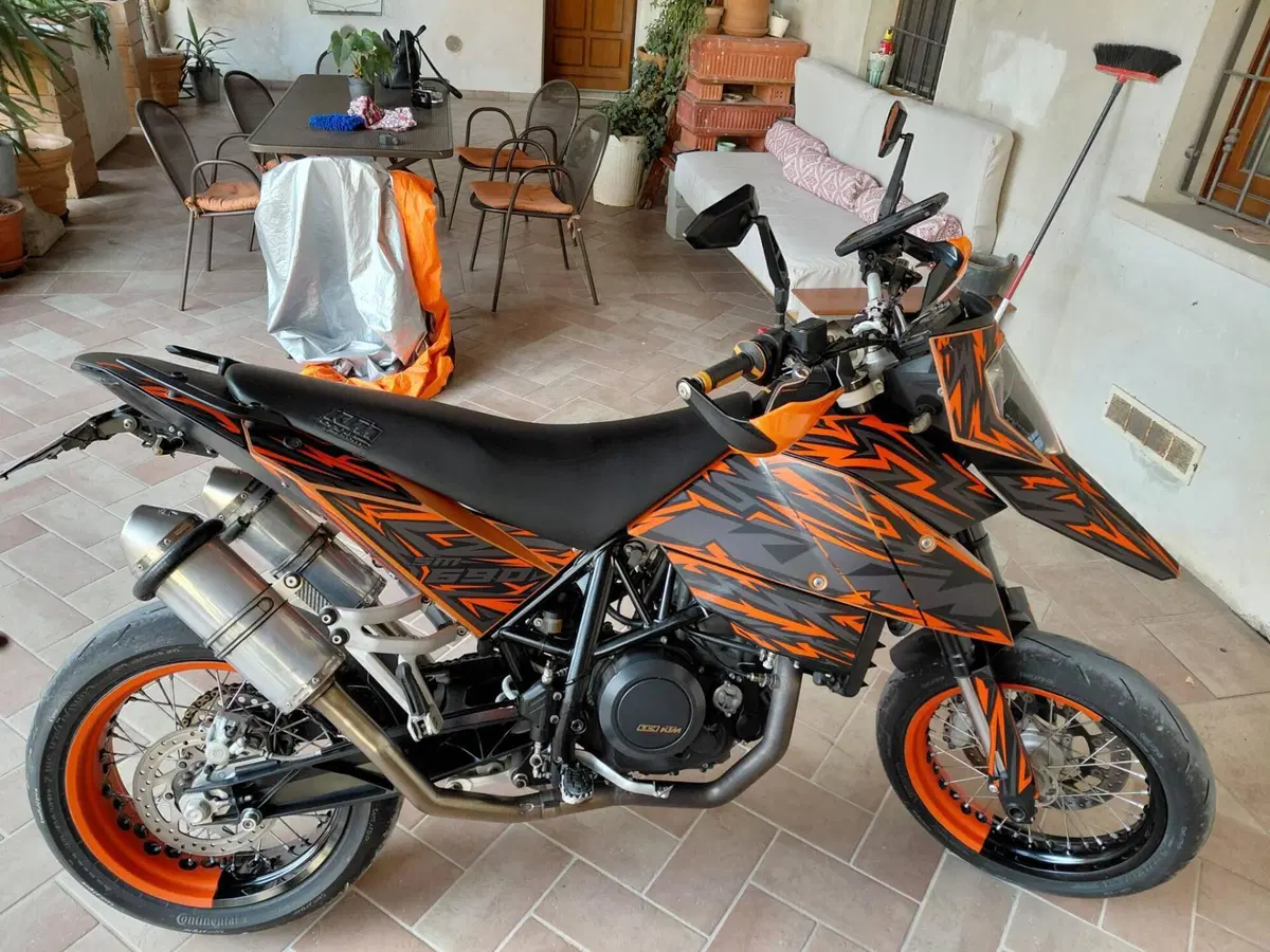 KTM 690 Supermoto (2007 - 12) (5)