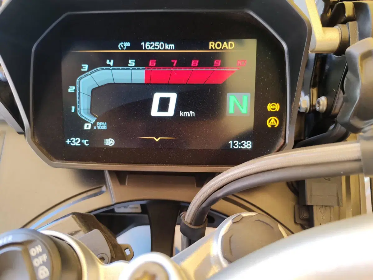 Bmw R 1250 GS (2021 - 24) (2)