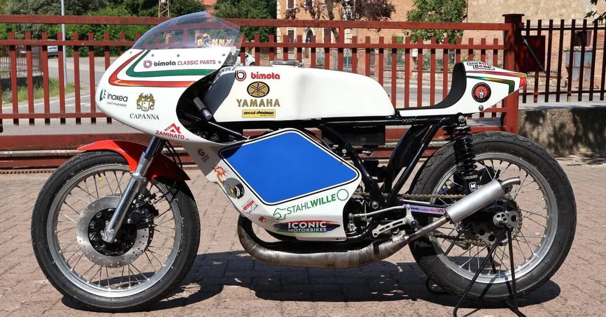 Una Yamaha/Bimota in gara al Classic TT con Stefano Bonetti. Spoiler: &egrave; a due tempi!