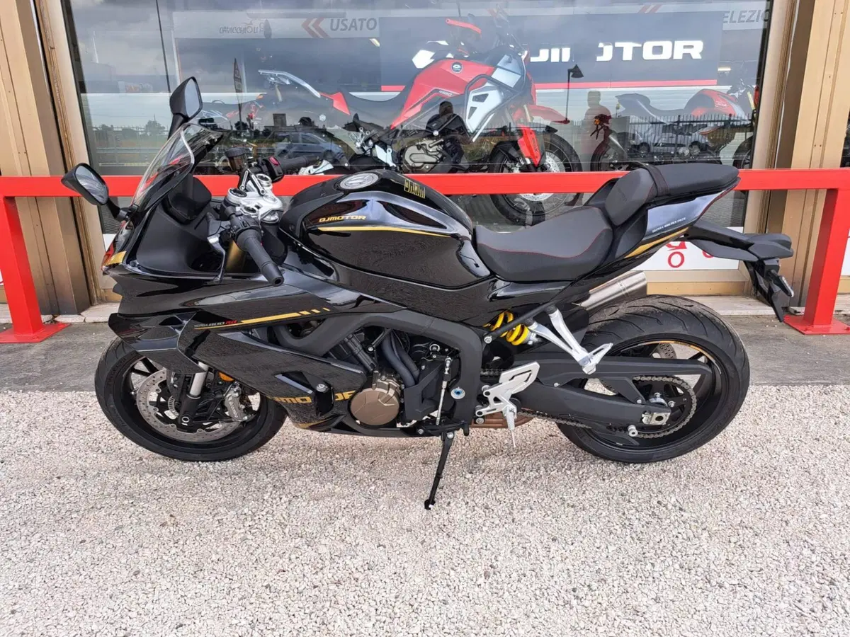 QJ Motor SRK 800 RR (2025 - 26)