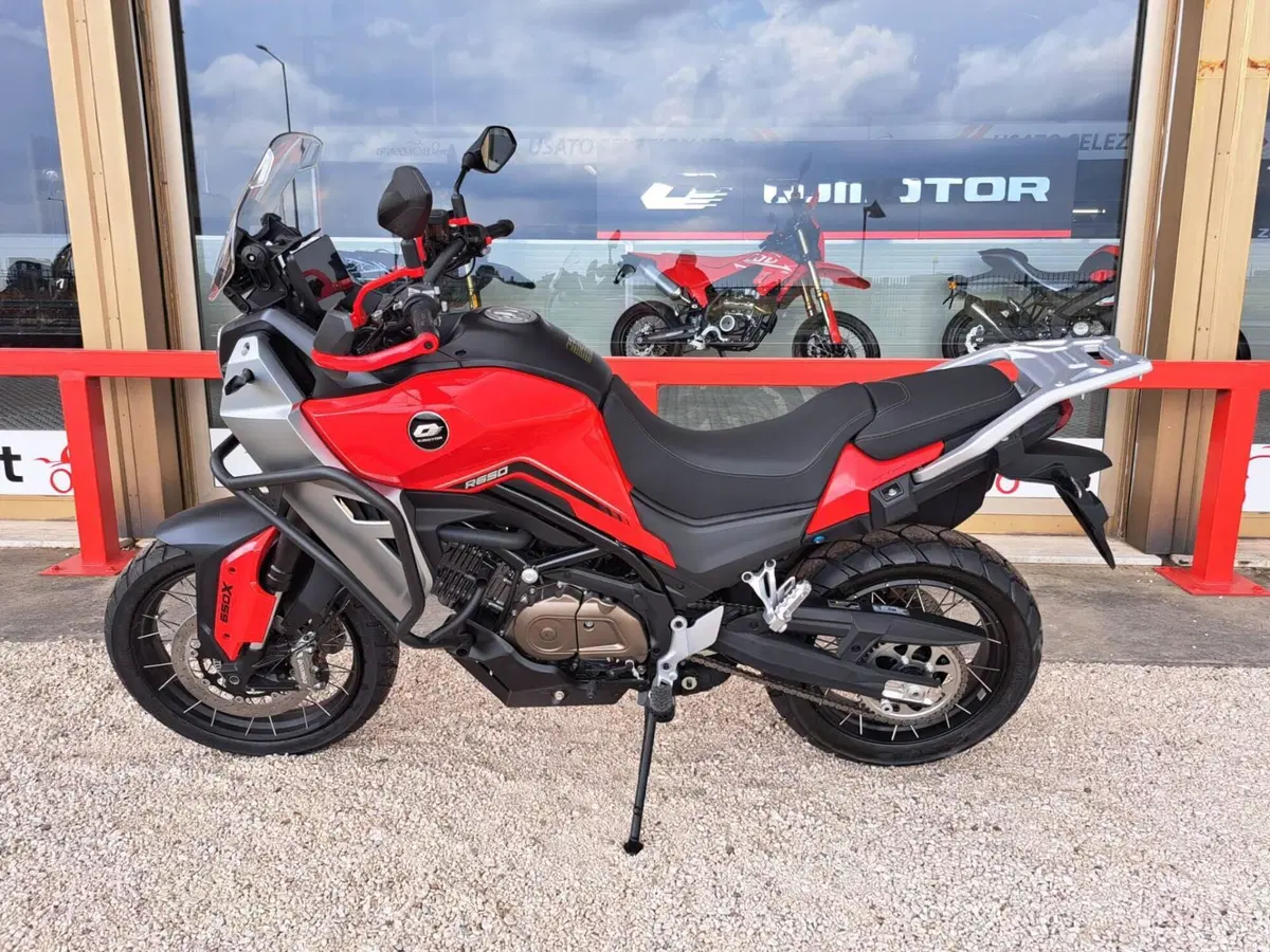 QJ Motor SVT 650 X (2025 - 26)