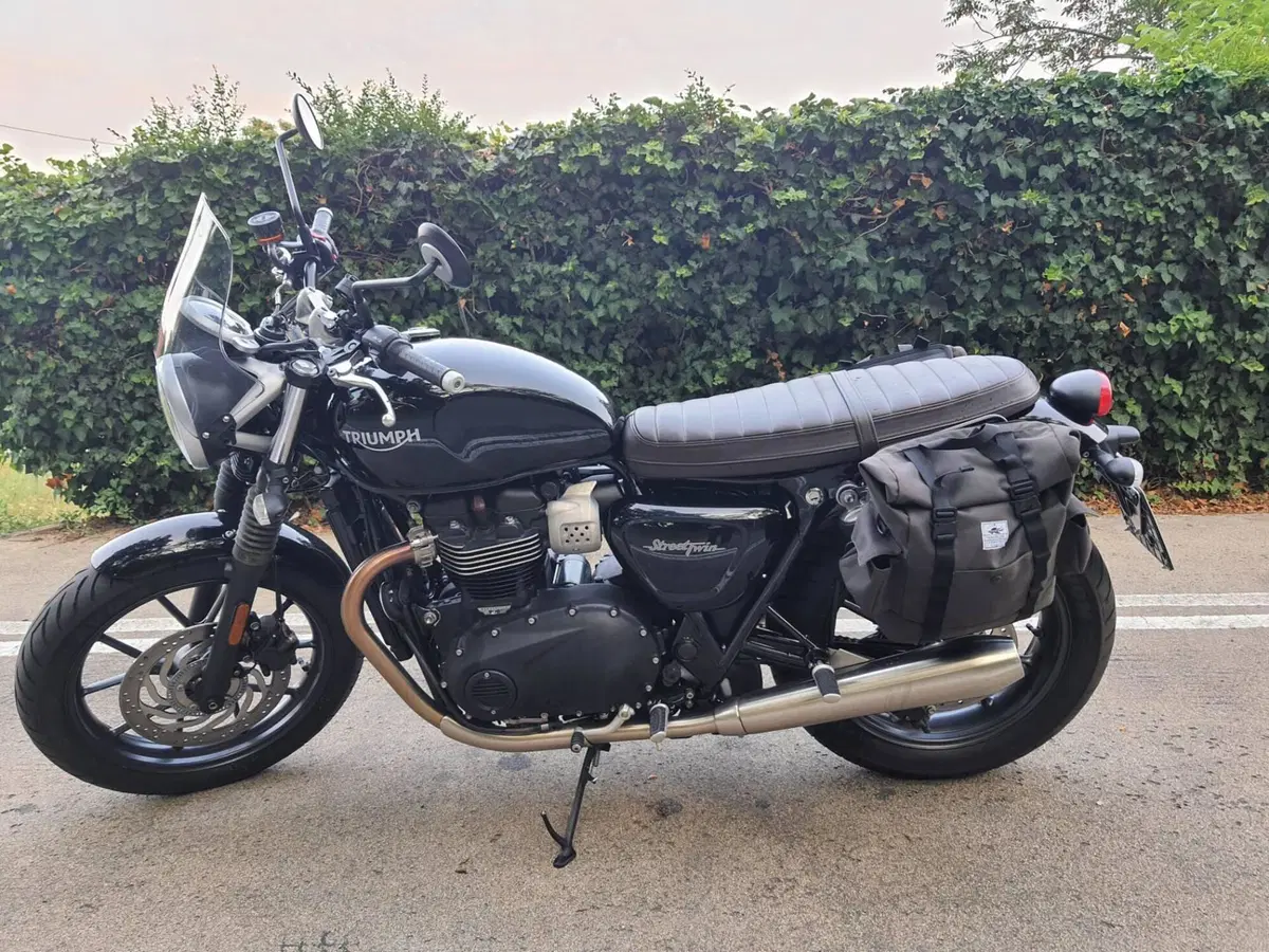 Triumph Street Twin 900 (2017 - 18) (2)