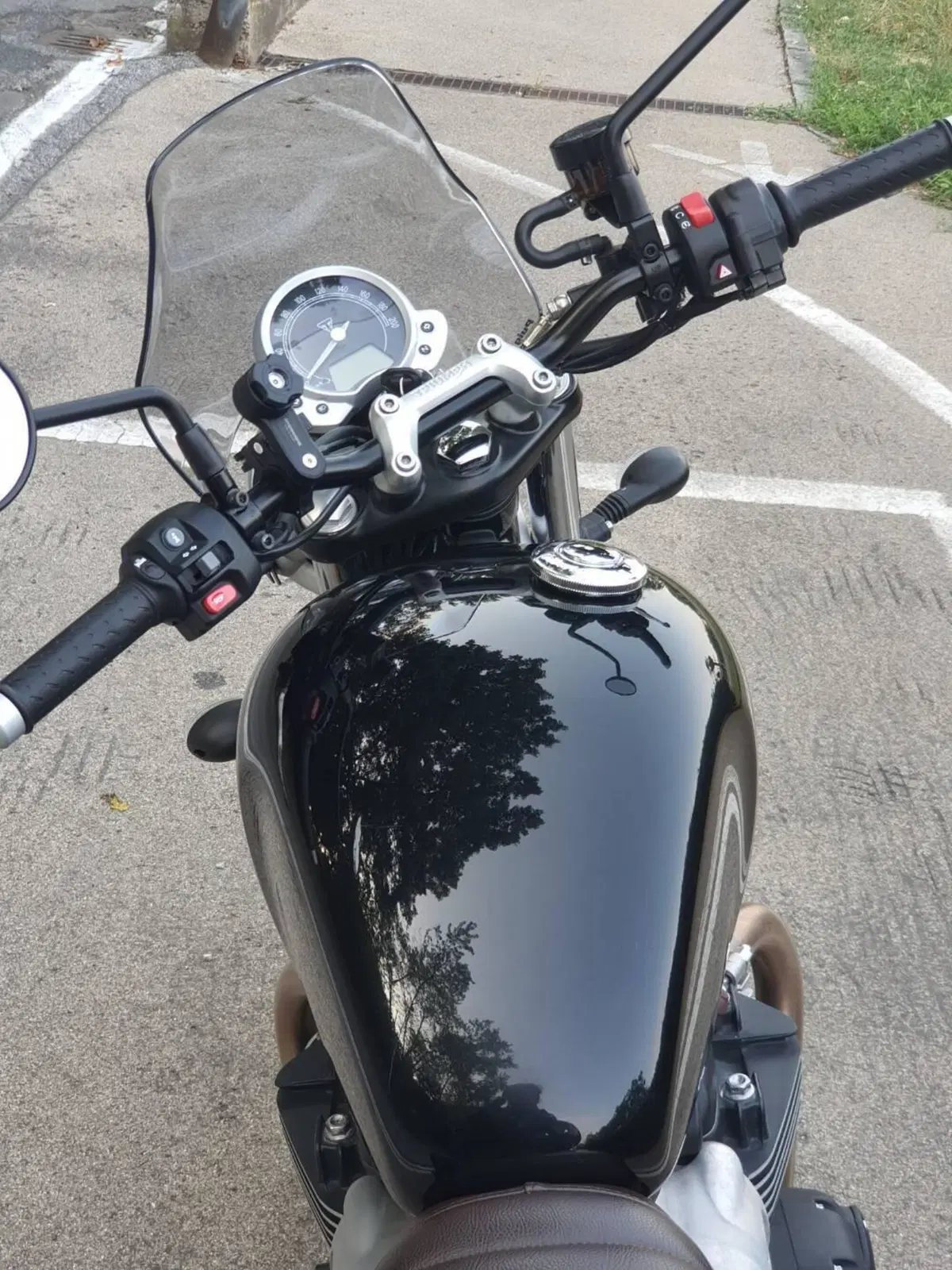 Triumph Street Twin 900 (2017 - 18) (6)